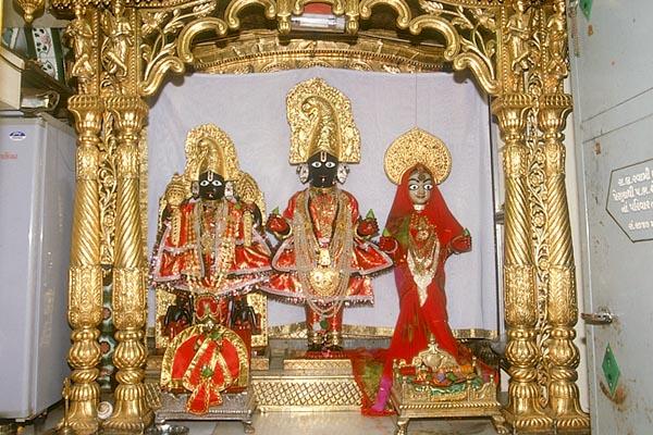 Shri Vasudevnarayan, Shri Dharmadev and Bhaktimata
