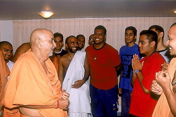 Swamishri asks the youths from abroad about the nagar yatra