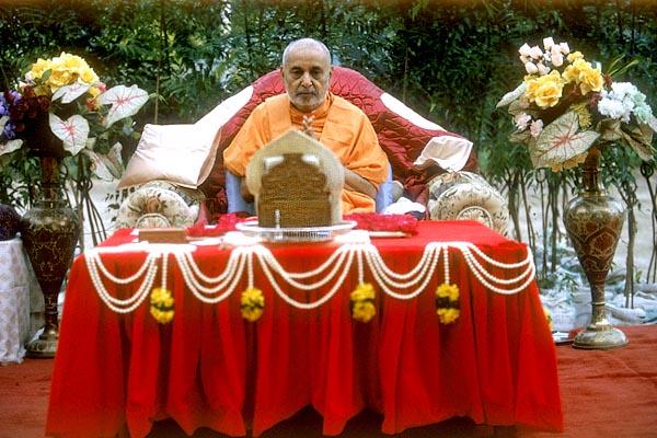 Humbly inviting Maharaj and Gurus in His puja