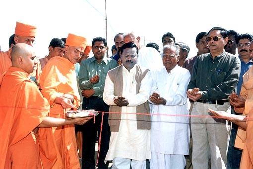 Pramukh Swami Maharaj Inspires BAPS Cattle Camps in Gujarat - 