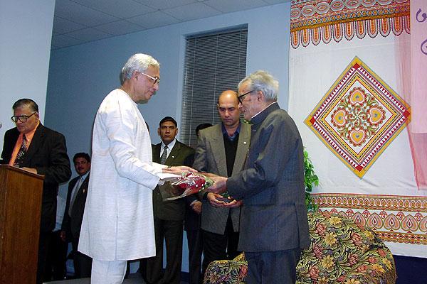 H.E. Bhairon Singh Shekhavat, the Vice President of India visits Cleaveland Mandir, USA