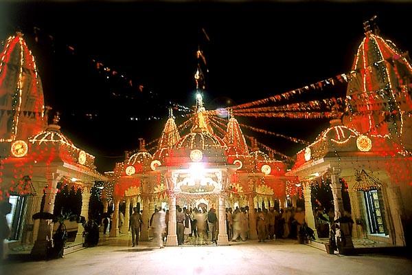 Shri Swaminarayan Mandir, Dholka, by night