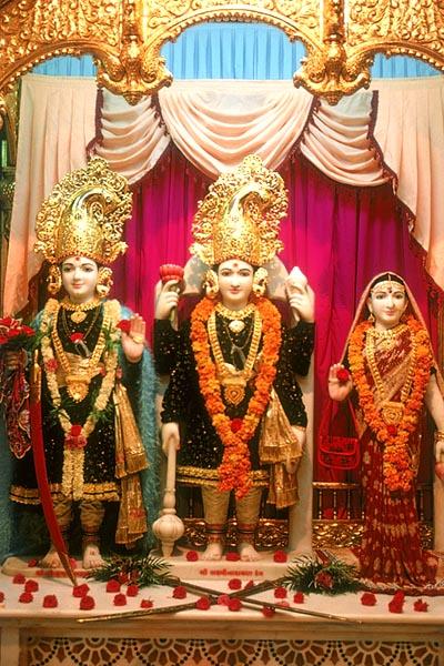 Shri Harikrishna Maharaj and Laxmi Narayan Dev