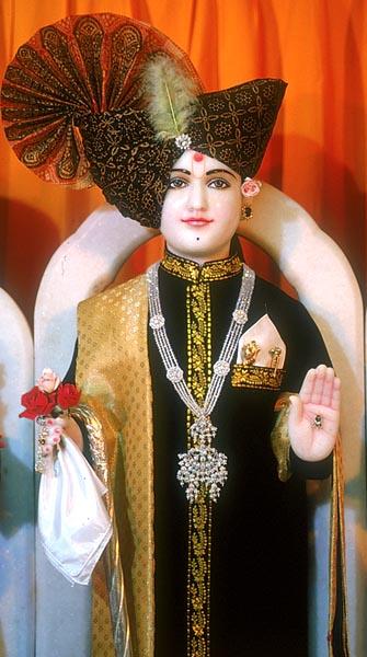 Shri Ghanshyam Maharaj in a sovereign, noble attire