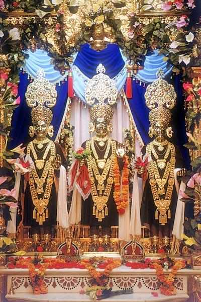 Shri Dham, Dhami and Mukta 	