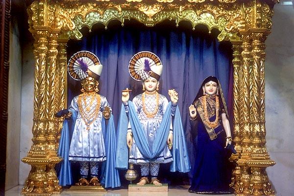 	Shri Harikrishna Maharaj and Laxmi Narayan Dev