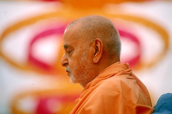 Swamishri engrossed in meditation ...