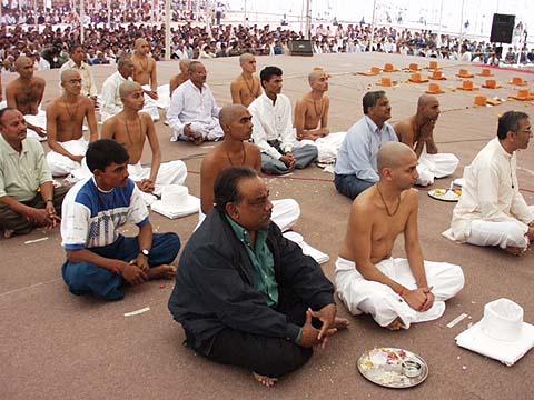 Diksha Mahotsava (Initiation of youths into holy saffron order), 15 Dec 99