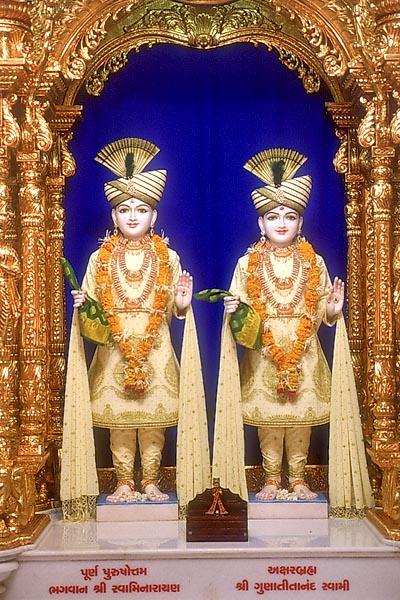 Beautifully adorned Shri Akshar Purushottam Maharaj