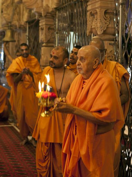 Pramukh Swami Maharaj's 90th Birthday Celebration<br>Mumbai<br>13 December 2010 - 