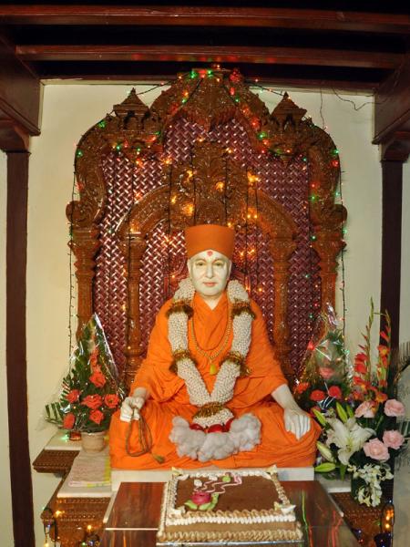 Pramukh Swami Maharaj's 90th Birthday Celebration<br>Chansad<br>7 December 2010 - 