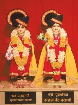 Bhagwan Swaminarayan and Aksharbrahma Gunatitanand Swami, Sankari