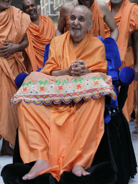 Swamishri in divine mood 