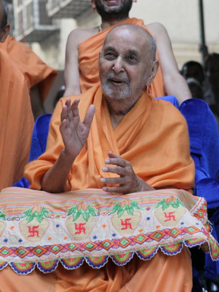Swamishri in divine mood 
