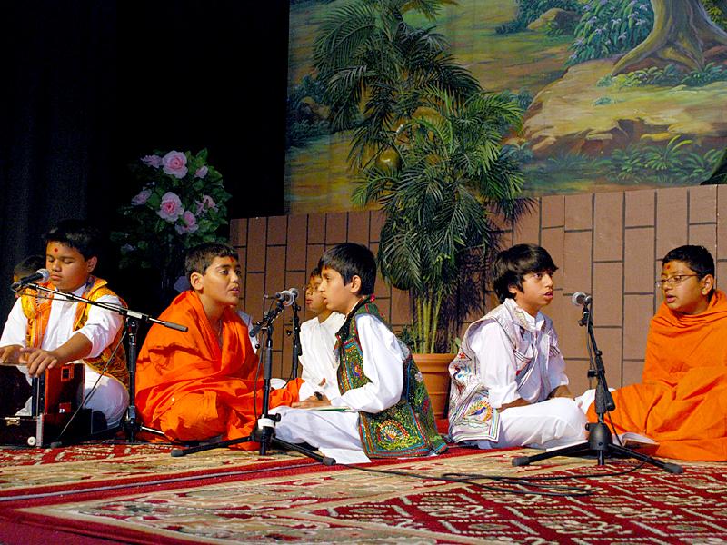 The Swaminarayan Sampraday: 1781 Delegates enjoy the evening program
