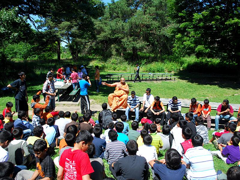 The Swaminarayan Sampraday: 1781 The balaks take part in outdoor activities at the local park