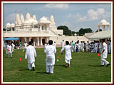 The Swaminarayan Sampraday: 1781 Balaks participate in a dodgeball tournament