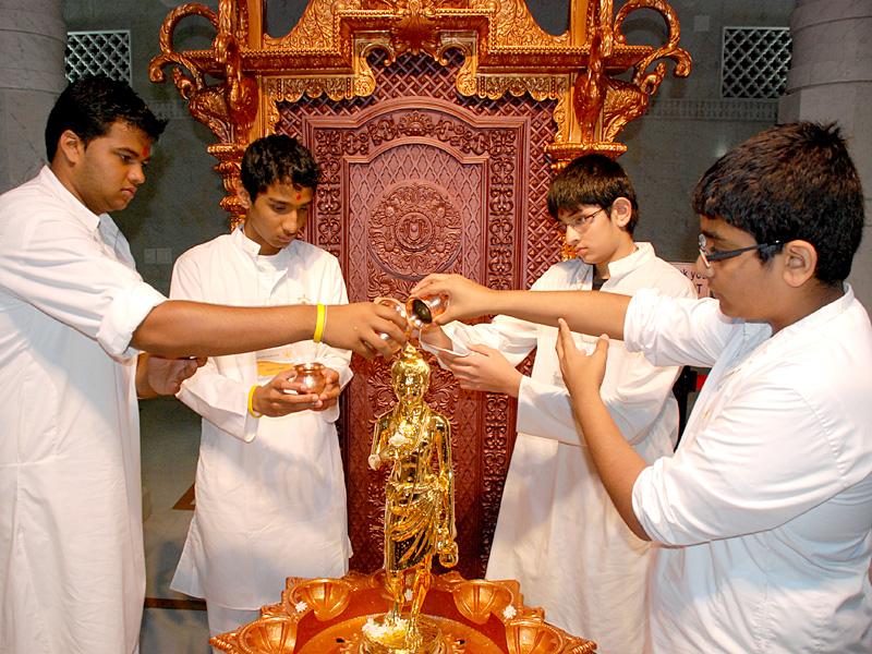 The Swaminarayan Sampraday: 1781 The Kishores participated in a ritual of Neelkanth Varni Abhishek