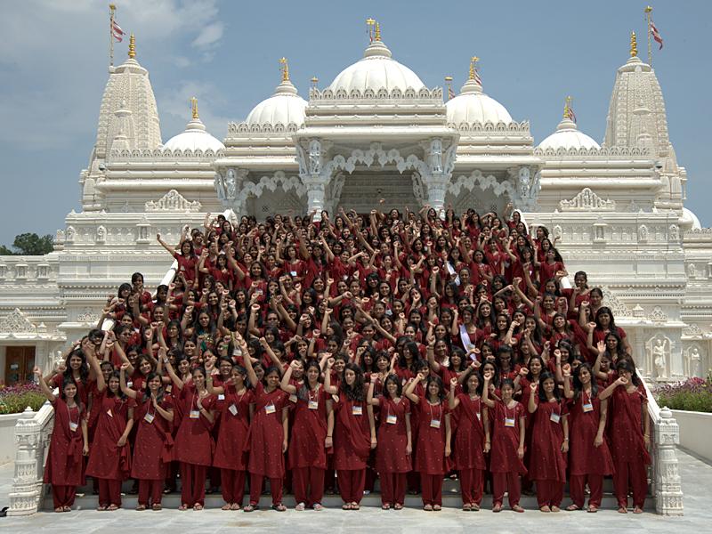 The Swaminarayan Sampraday: 1781 Group Photo Session