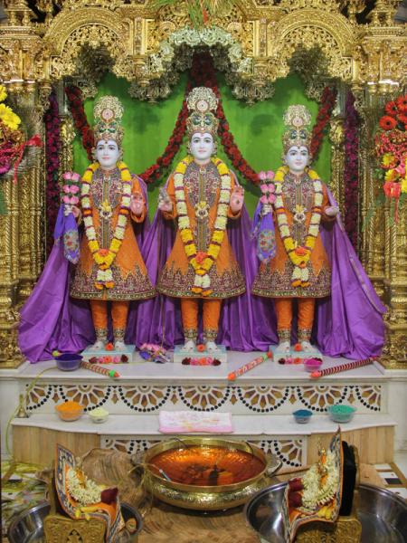 Bhagwan Swaminarayan, Aksharbrahman Gunatitanand Swami and Shri Gopalanand Swami	