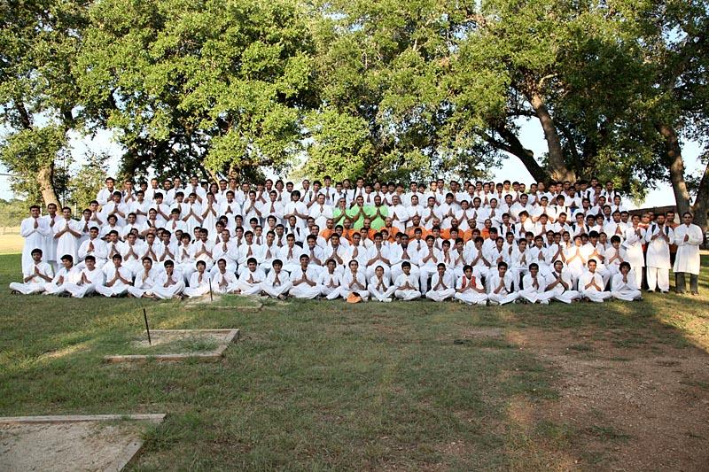 The Swaminarayan Sampraday: 1781 Kishores Group Photo Session