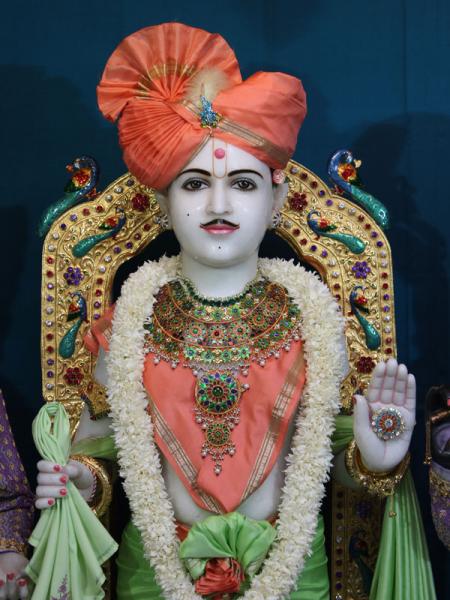  Shri Harikrishna Maharaj