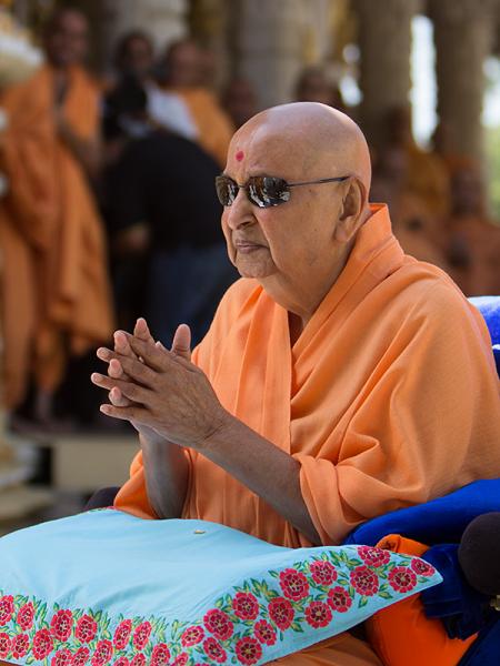  Swamishri engrossed in darshan