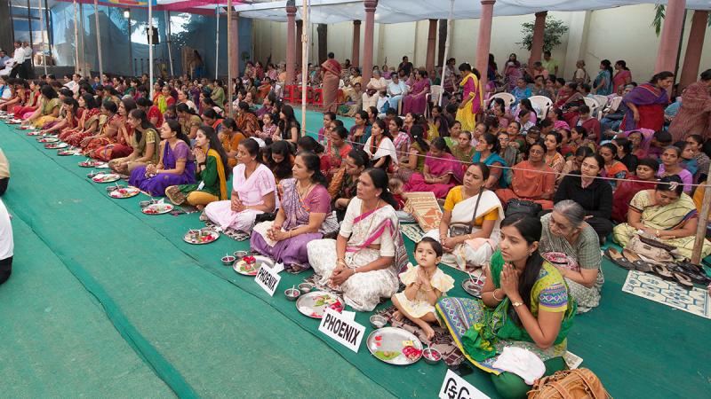  Devotees participate in mahapuja