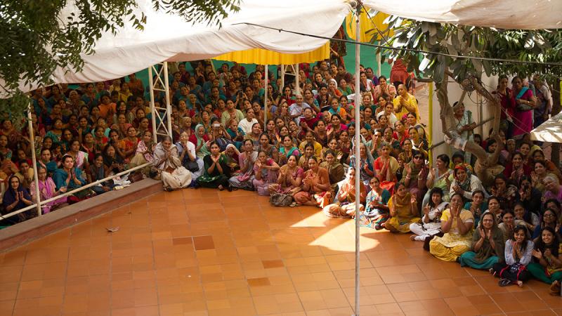  Devotees doing darshan of Swamishri