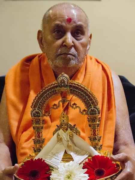  Swamishri with Thakorji