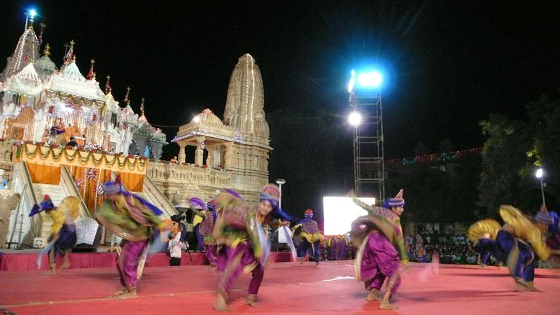 The grand Sharad Purnima celebration assembly