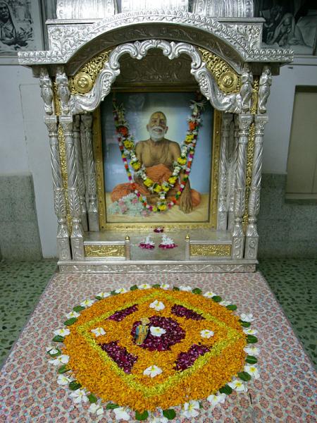 Brahmaswarup Yogiji Maharaj's sacred room