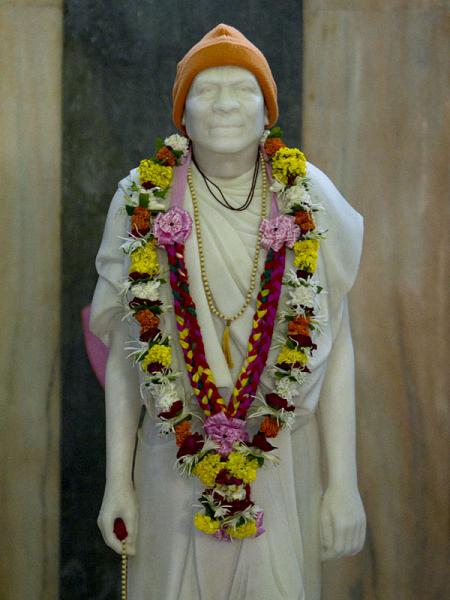 Brahmaswarup Yogiji Maharaj at Yogi Smruti Mandir