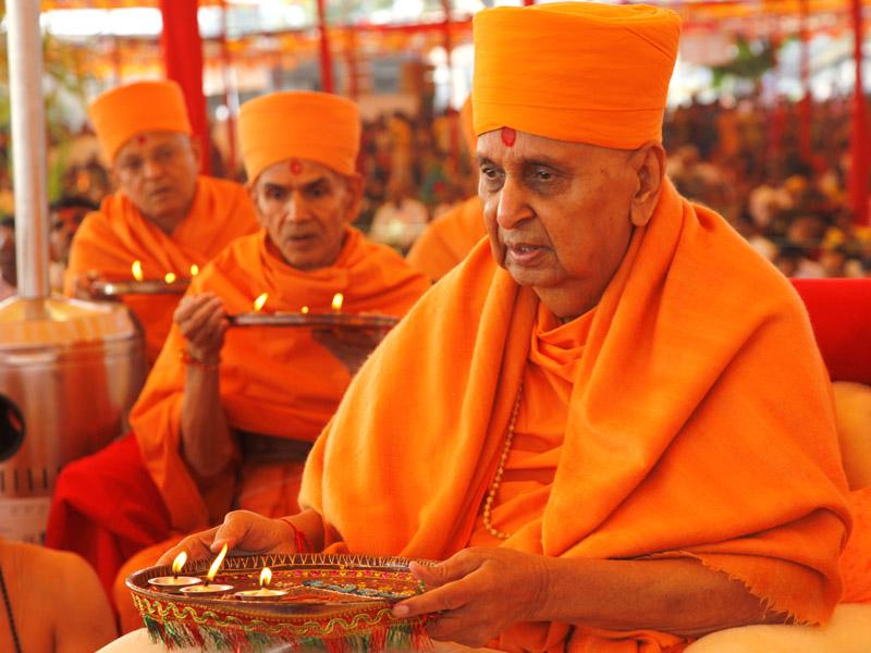 Aksharbrahman Gunatitanand Swami Diksha Bicentenary Celebration<br>Dabhan, India<br>31 December 2009 - 
