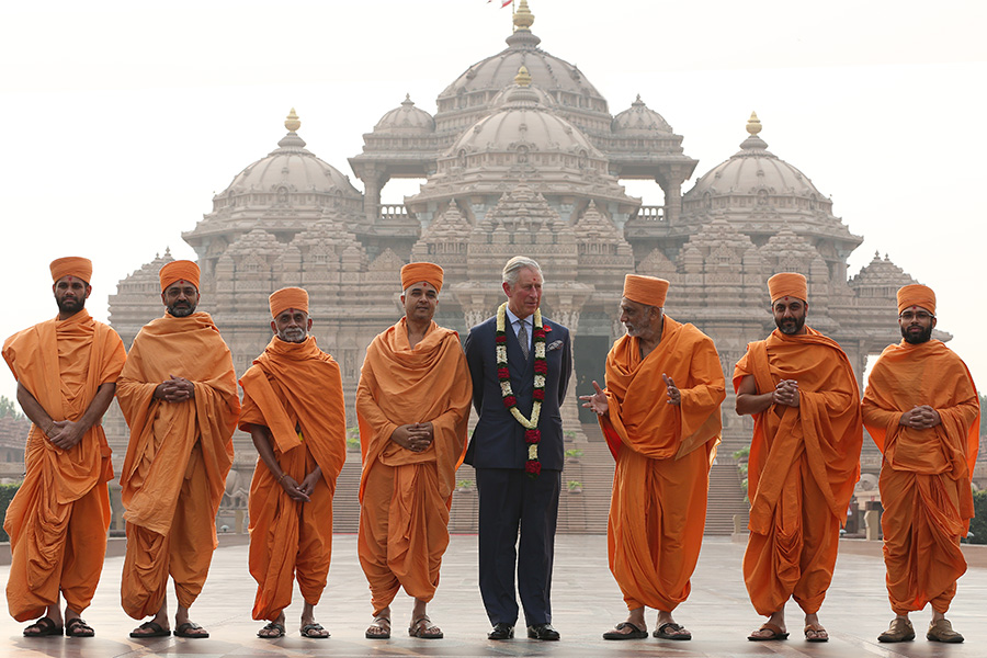 HRH Prince Charles meeting sadhus at Swaminarayan Akshardham, New Delhi