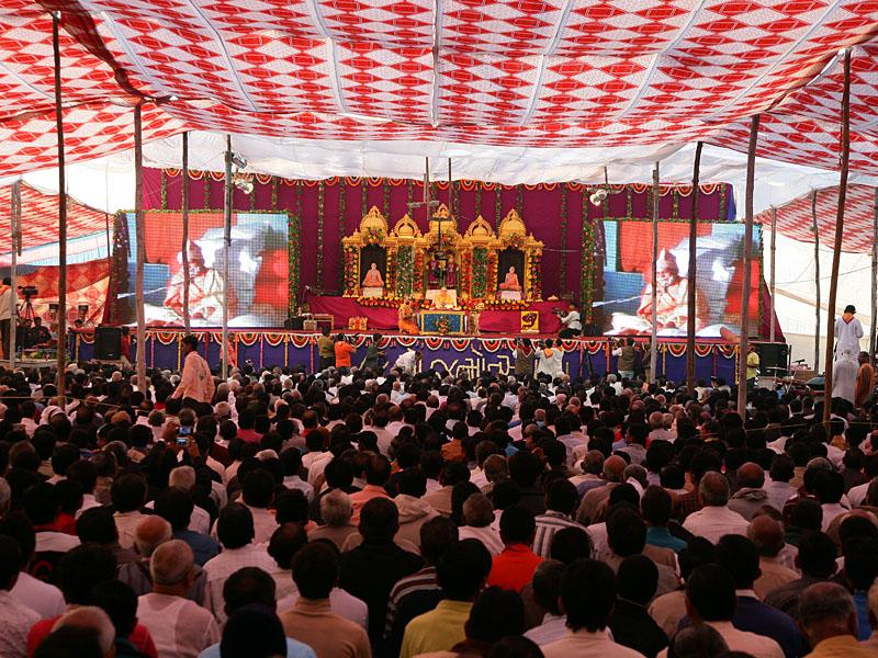 Pramukh Swami Maharaj's 89th Birthday Celebration<br>Bochasan<br>25 November 2009 - 