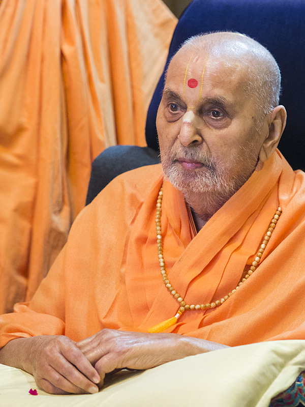 HH Pramukh Swami Maharaj on his 93rd birthday as per the Hindu calendar, Magshar Sud 8 VS 2070