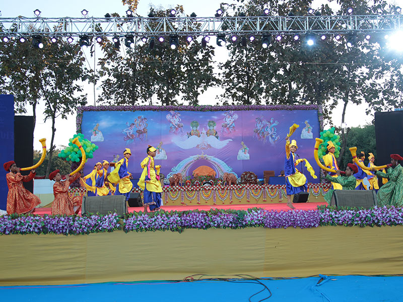 Pramukh Swami Maharaj's 93rd Birthday Celebration, Sankari - a traditional dance by children