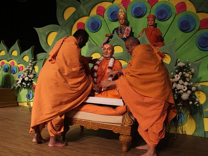 Pramukh Swami Maharaj's 93rd Birthday Celebration, London