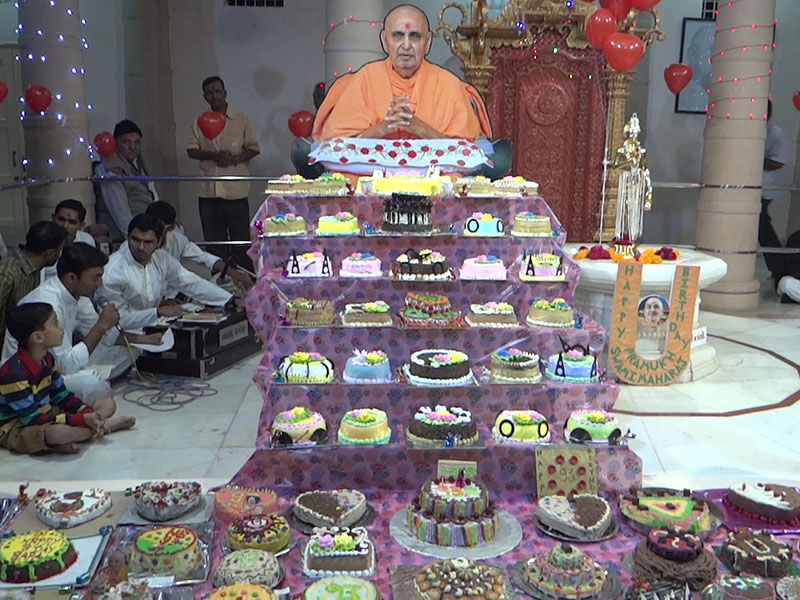 93rd Janma Jayanti, Rajkot - Annakut of cakes