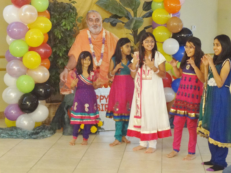 Pramukh Swami Maharaj 93rd Birthday, Mahila Celebrations 2013, Tucson, AZ