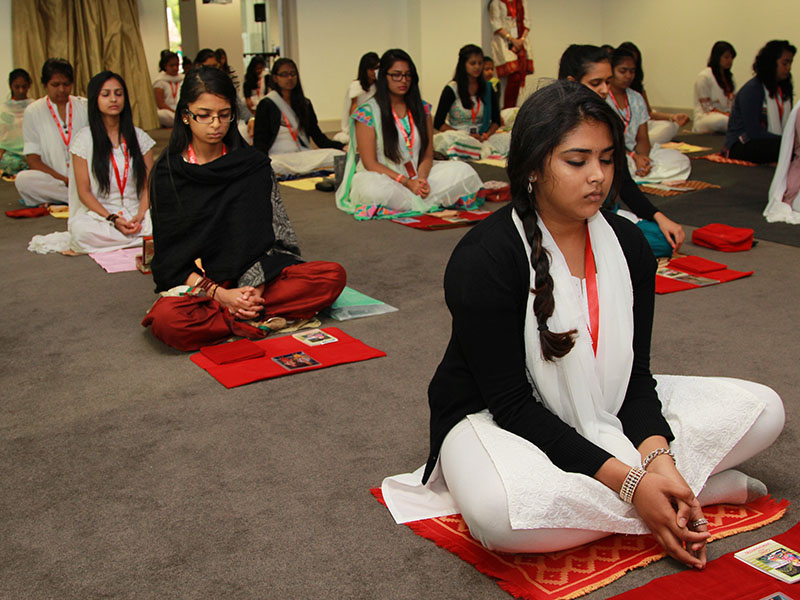 Delegates doing samuh puja in the morning session
