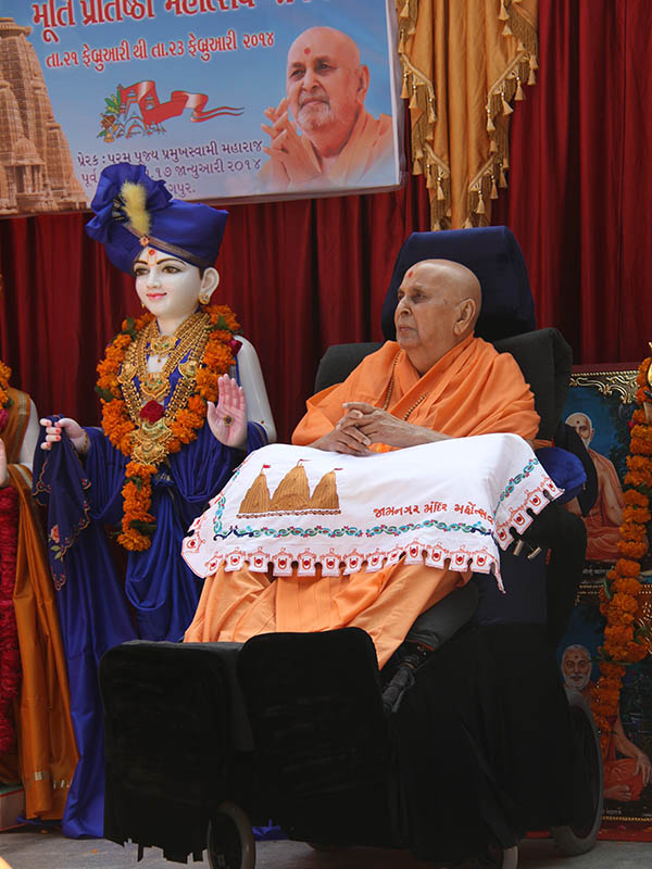 Swamishri after pratishtha rituals of murtis for BAPS Shri Swaminarayan Mandir, Jamnagar