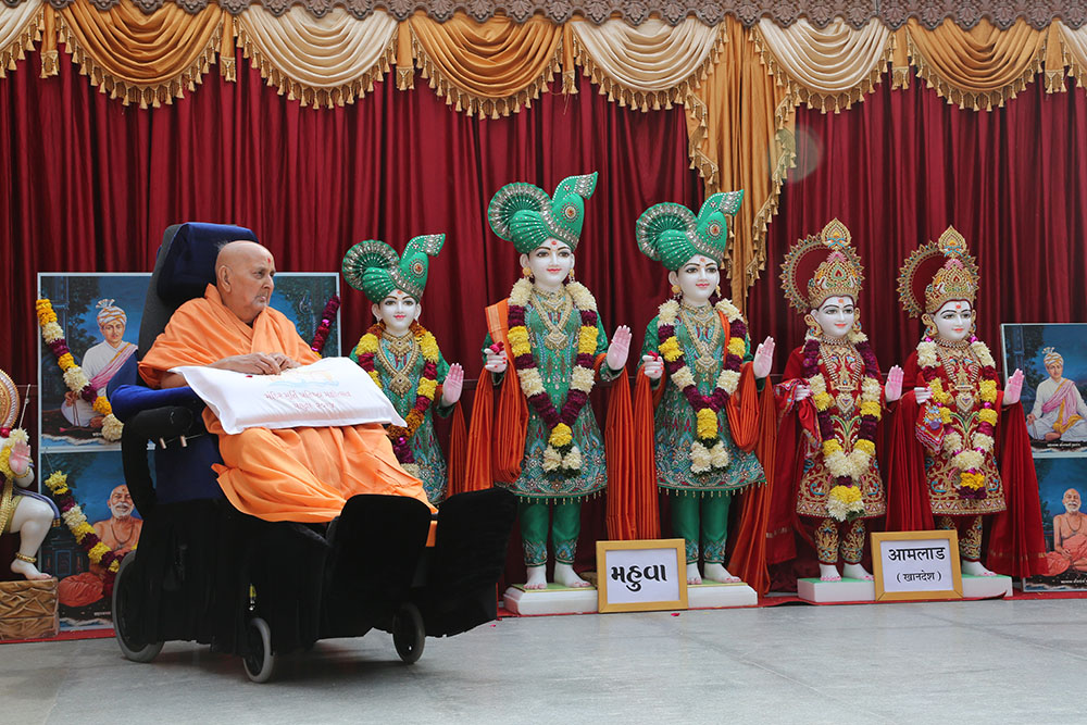 Swamishri after pratishtha rituals