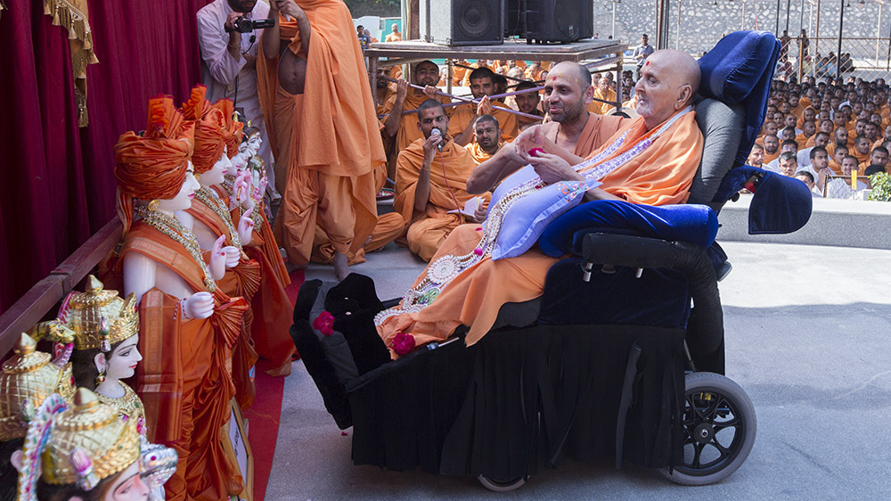 Swamishri performs pratishtha rituals for new BAPS Shri Swaminarayan Mandir, Hong Kong