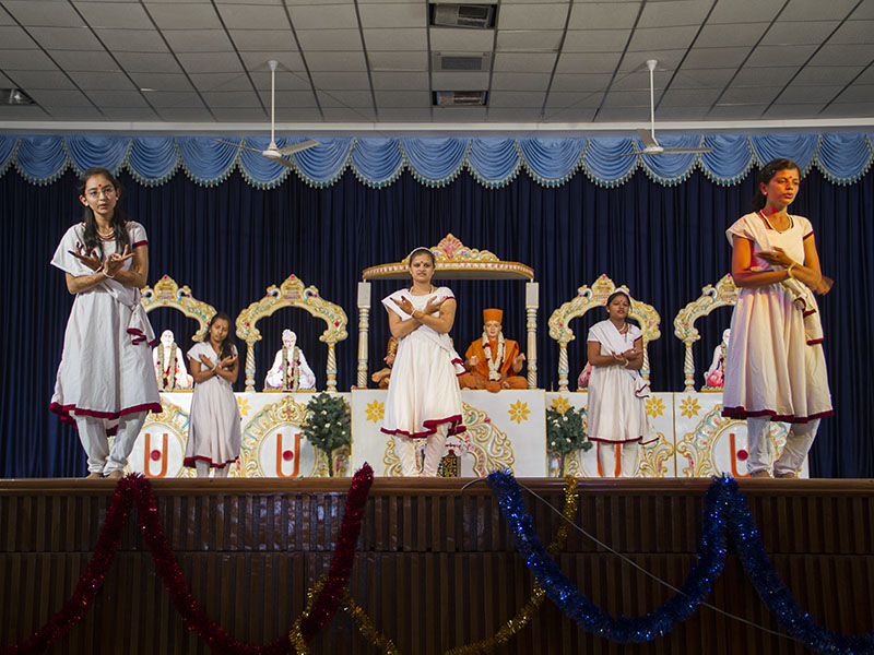 Mahila Sanskrutik Din Cultural Program