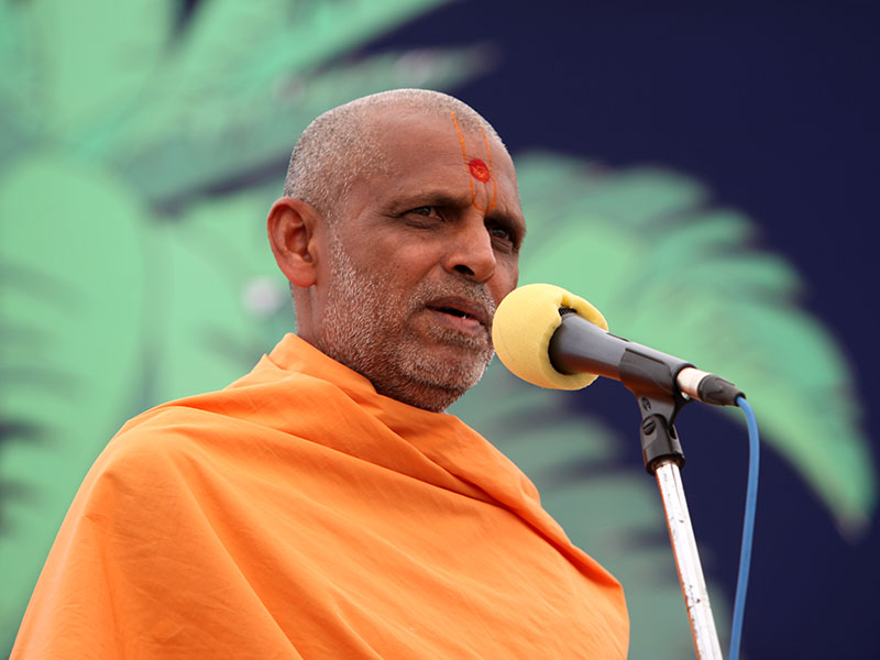 Bhaktitanay Swami delivers a vote of thanks