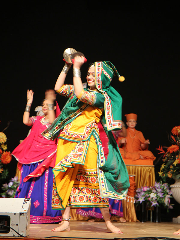 A cultural performance by yuvatis