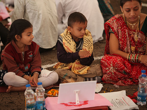 Vishwa Shanti Mahayaag - children perform yagna rituals