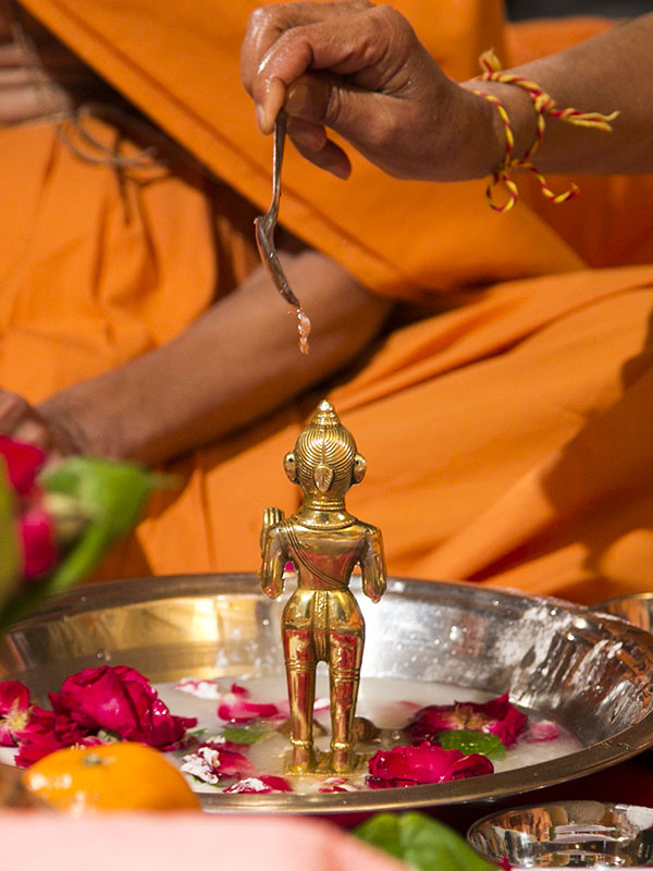 Murti-Pratishtha mahapuja rituals 